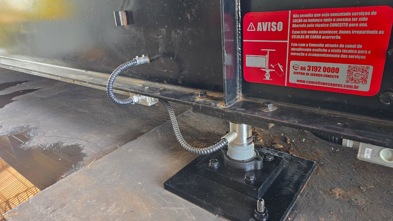 Detalhe técnico da célula de carga em balança rodoviária Conceito