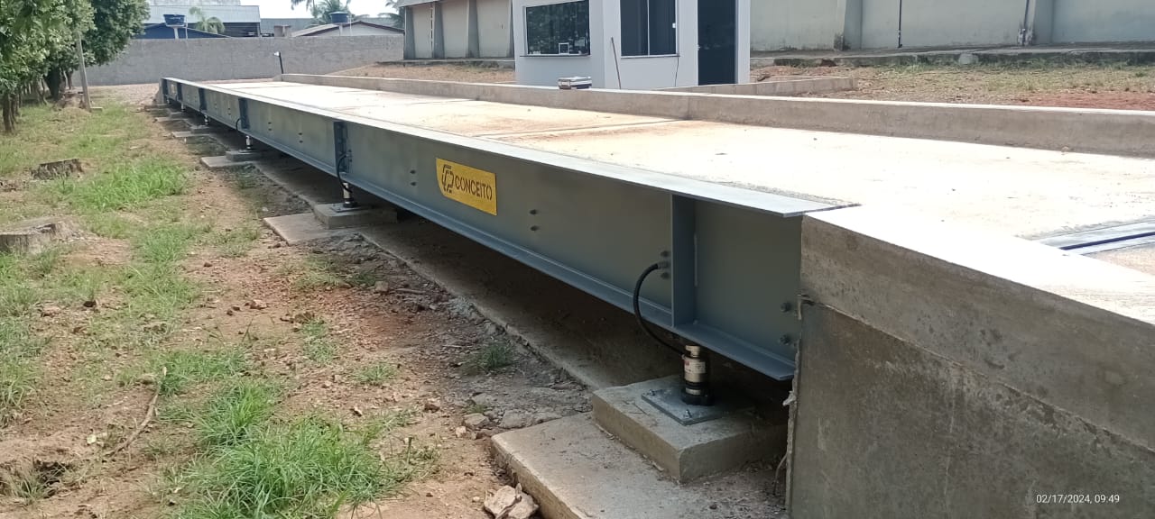 Balança Standard Conceito instalada em pátio industrial