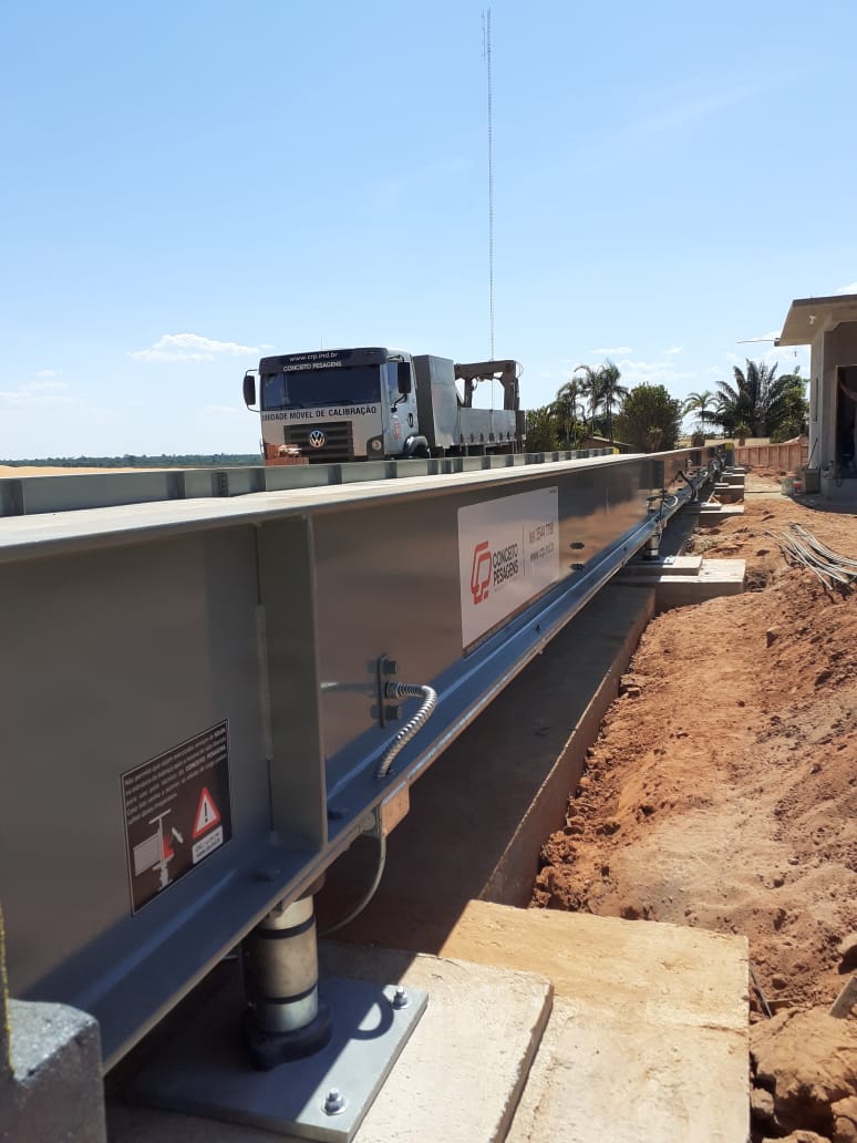 Unidade móvel de calibração Conceito sobre balança Standard recém-instalada