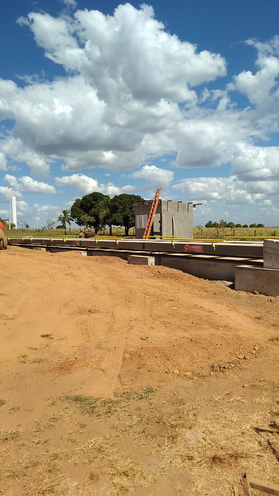 Balança Steel Force instalada em propriedade rural